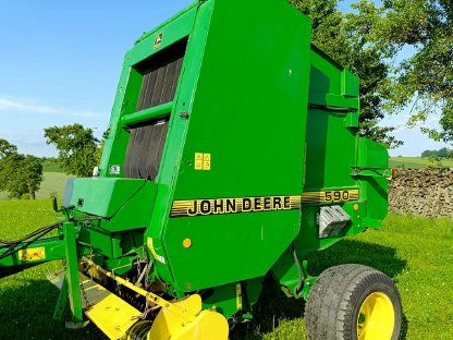 John Deere 590