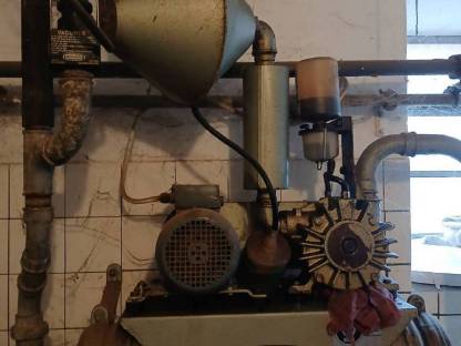 Bild 4:Rohrmelkanlage