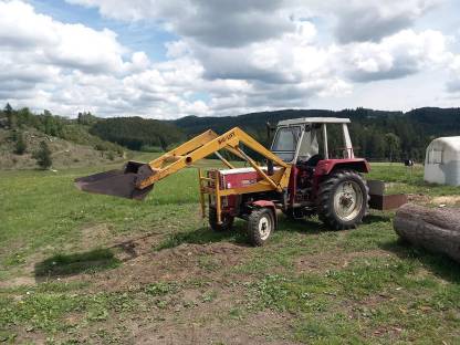 Bild 2:Traktor Steyr 540 mit Frontlader