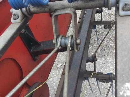 Bild 4:Bandrechen für Motormäher