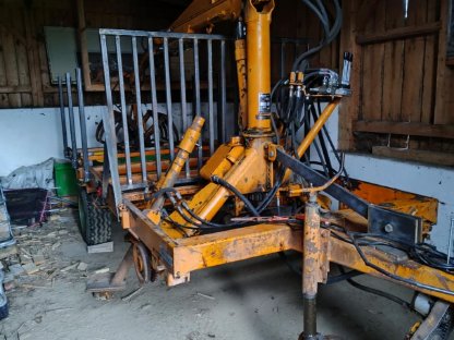 Rückewagen Eigenbau mit Atlas AL320 Kran