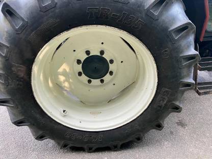 Bild 2:Reifen Traktor 16,9-30