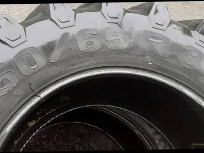 Bild 2:Traktorreifen