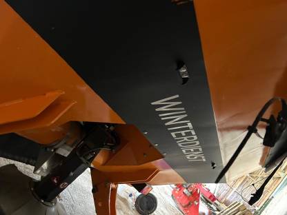 Bild 9:Schneepflug und Salzstreuer