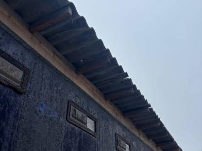 Bild 5:Lkw-Auflieger ohne Zulassung (für Tierhaltung etc.)