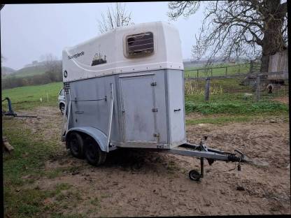 Bild 2:Pferdeanhänger Blomert