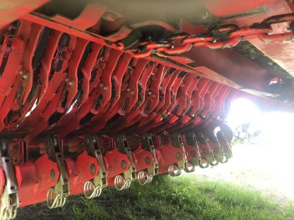 Bild 2:Pöttinger Ernteboss 2T