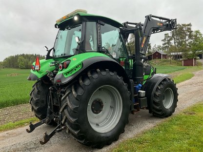 Bild 3:Traktor Deutz-Fahr 6150 TT42 mit Frontlader und Frontheber