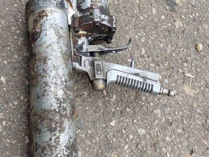 Bild 3:Druckluftfettpresse