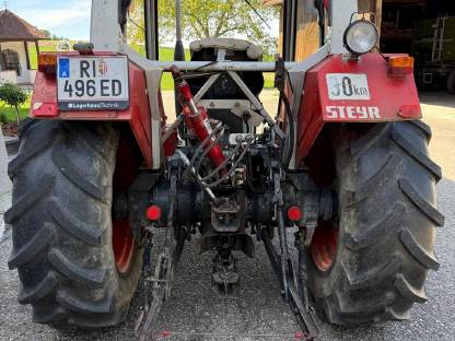 Bild 4:Traktor Steyr 8075