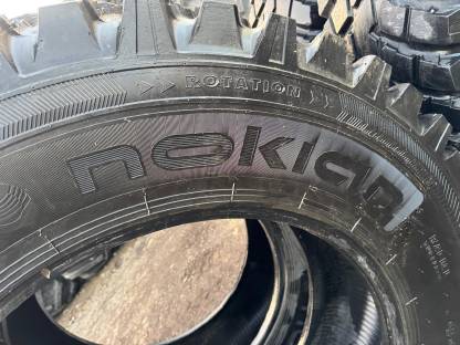 Bild 6:Traktorreifen 440/80R34 (16.9R34) Nokian und 400/80R28 (14.9R28)