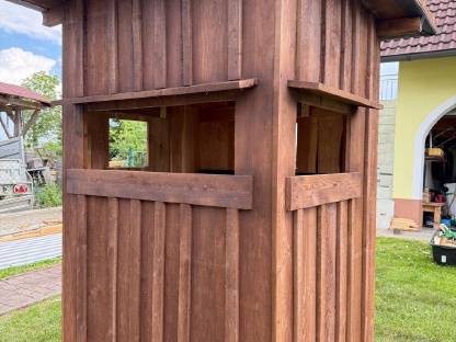 Bild 7:Hochstand, Kanzel Reviereinrichtungen Lärchenholz