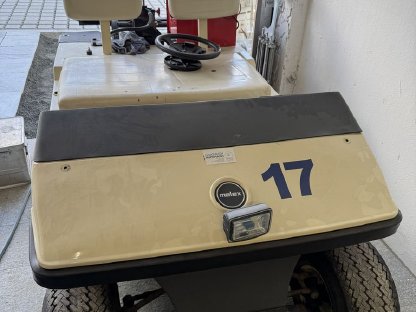 Melex Golfcar