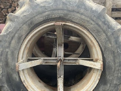 Verkaufe Zwillingsreifen Massey Ferguson 560