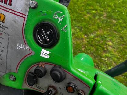 Bild 4:Minilader Avant 220