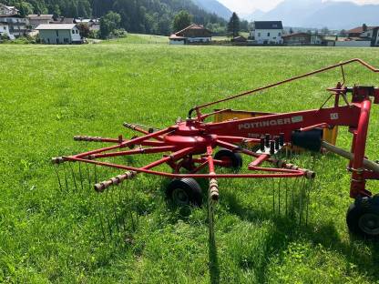 Bild 2:Pöttinger Schwader 340 N