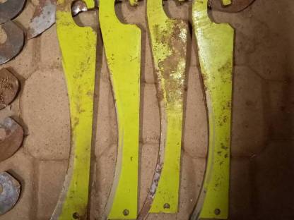 Bild 2:13 gebrauchte Rolland-Messer Claas