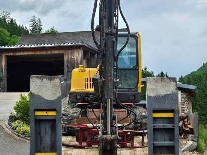 Bild 3:Tieflader für Bagger