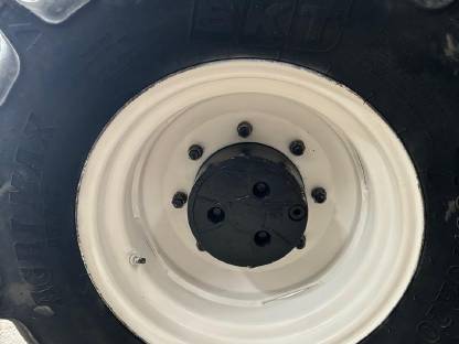 Bild 5:Traktor Reifen