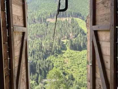 Bild 3:Materialseilbahn