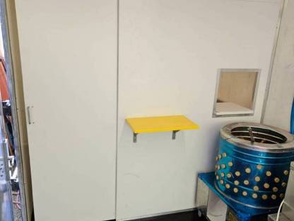 Bild 2:Mobiler Geflügelschlachtanhänger