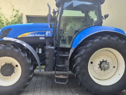 New Holland T 7030