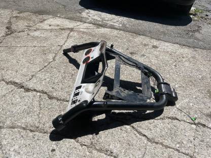 Bild 5:Ibex G4 Bildschirm und Holm