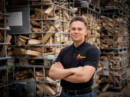 Bild 2:Hochwertiges Brennholz – direkt zu Ihnen nach Hause!