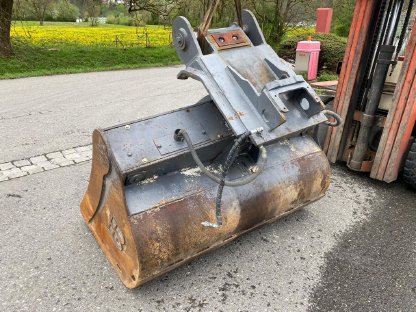 Bild 2:Planierlöffel