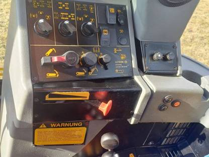 Bild 8:Traktor JCB 2135