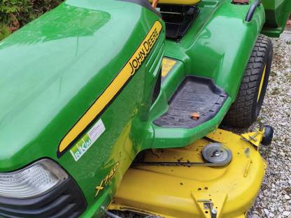 John Deere Rasentraktor X740 Hochentleerung