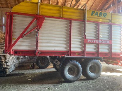 Bild 3:Ladewagen Pöttinger Faro 4000