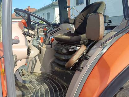 Bild 5:Traktor Kubota M8540
