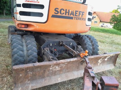Bild 7:Schaeff Radbagger mit Zwillingsreifen HML 32