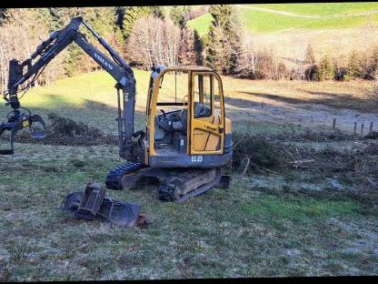 Bild 2:Minibagger Volvo EC25