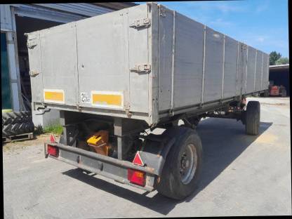 Bild 4:Gföllner 16 t 2-Seitenkipper