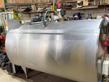 Bild 2:Milchtank DeLaval 1.600 mit Kühlgerät
