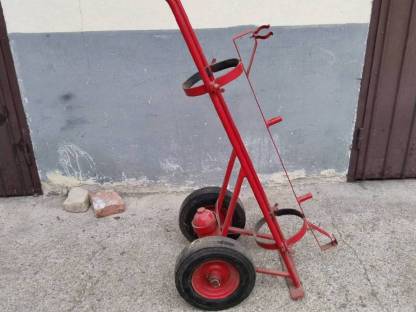 Bild 2:Stahlflaschenkarren