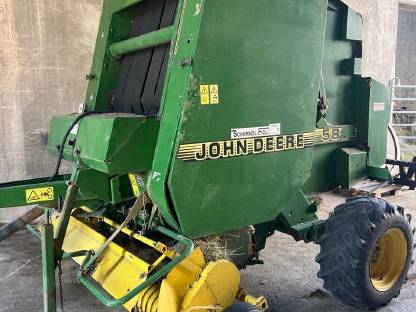 John Deere 580 Rundballenpresse