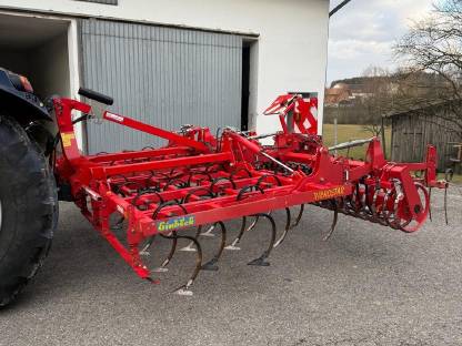 Bild 7:Verleihe 5 m Kreiselegge und 4 m Vibrostar