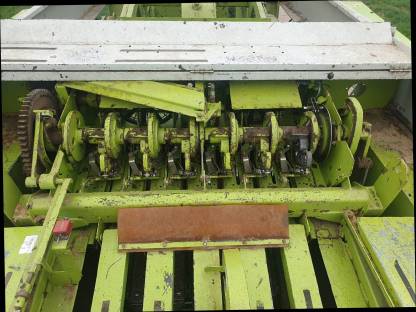 Bild 2:Quaderballenpresse Claas Quadrant 1200RC