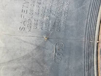 Bild 7:MB Trac 700 800 oder 900 Turbo Reifen mit Felgen und Schneek