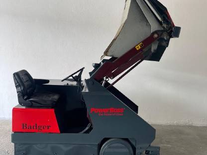 Profi Kehrmaschine Power Boss Badger (Batterie)