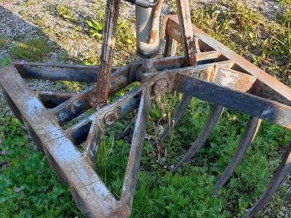 Bild 4:A. Moser Mistkran