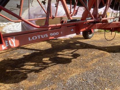 Bild 4:Kreiselheuer 9 m Lely Lotus 900 S