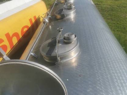 Bild 2:14.000 l Gülle-Zubringerfass