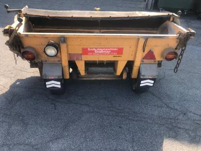 Bild 3:Streuwagen Splittstreuer