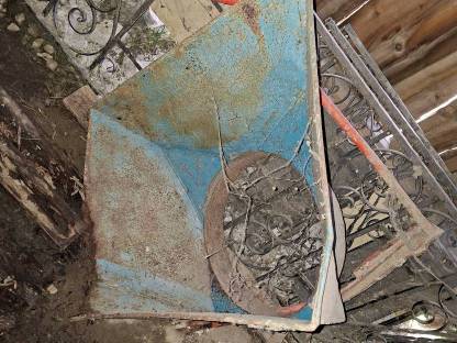 Bild 6:Ladewagen, Pflug und Anhänger