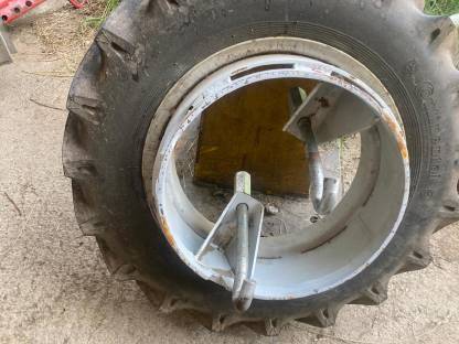 Bild 2:Zwillingsräder 6.00-16 AS