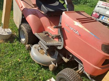 Rasentraktor Honda 2216